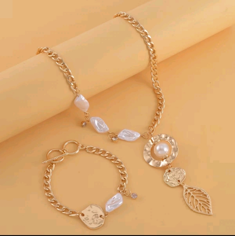 Simulated Pearl and Austrian Crystal Leaf and Nugget 2 Piece Set